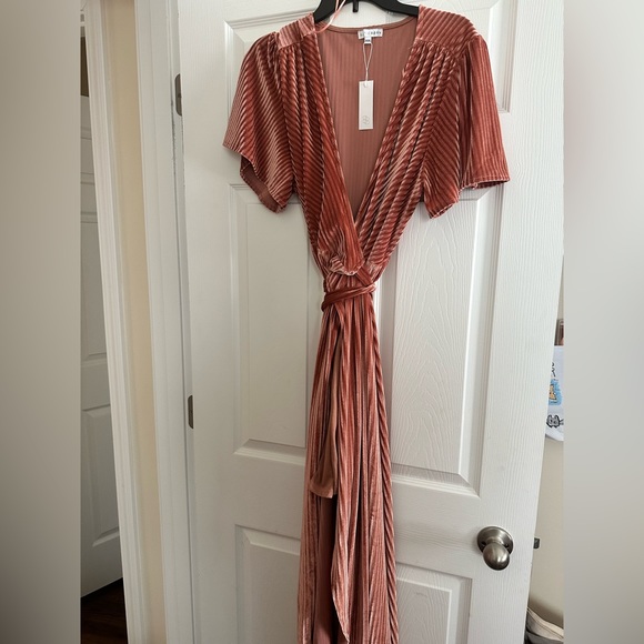 Baltic Born Dresses & Skirts - NWT Baltic Born Andi Ribbed Velvet Wrap Dress in Cherry Blossom XXXL